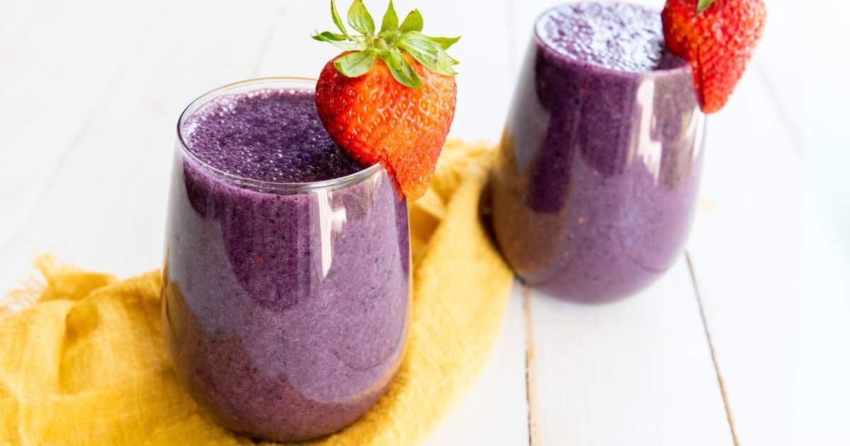 Boost Your Morning: 5-Minute Mixed Berry Smoothie for Energy